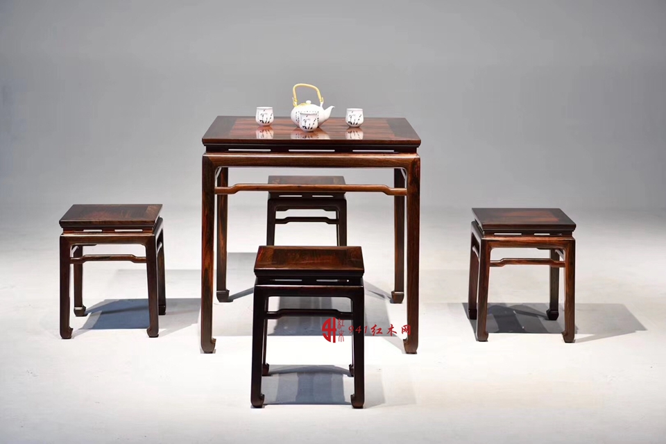 古典紅木家具與中國(guó)傳統(tǒng)文化關(guān)系密切